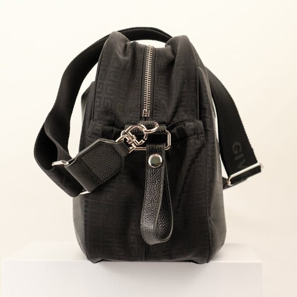 Givenchy 4G Logo Print Baby Travel Bag w/ Changing Pad, Black - Picture 4 of 13